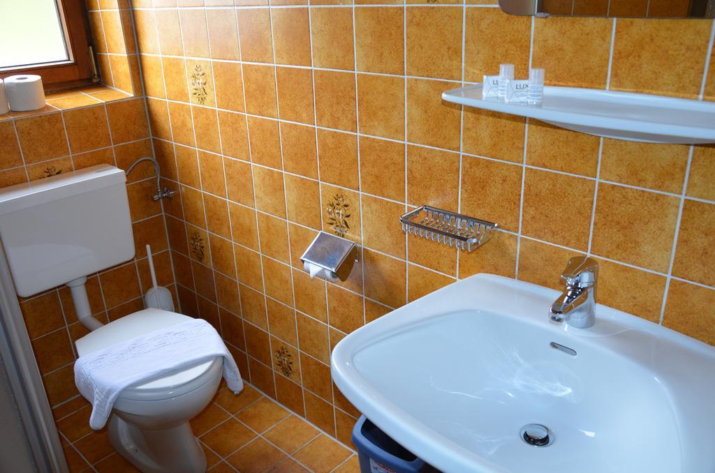 Gasthof "Zur Gemuetlichkeit" Bschlabs エクステリア 写真